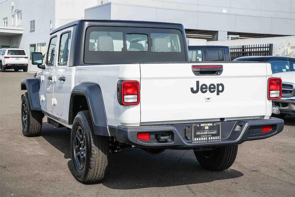new 2026 Jeep Gladiator car, priced at $37,219