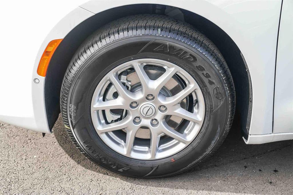 new 2026 Chrysler Pacifica car, priced at $39,234