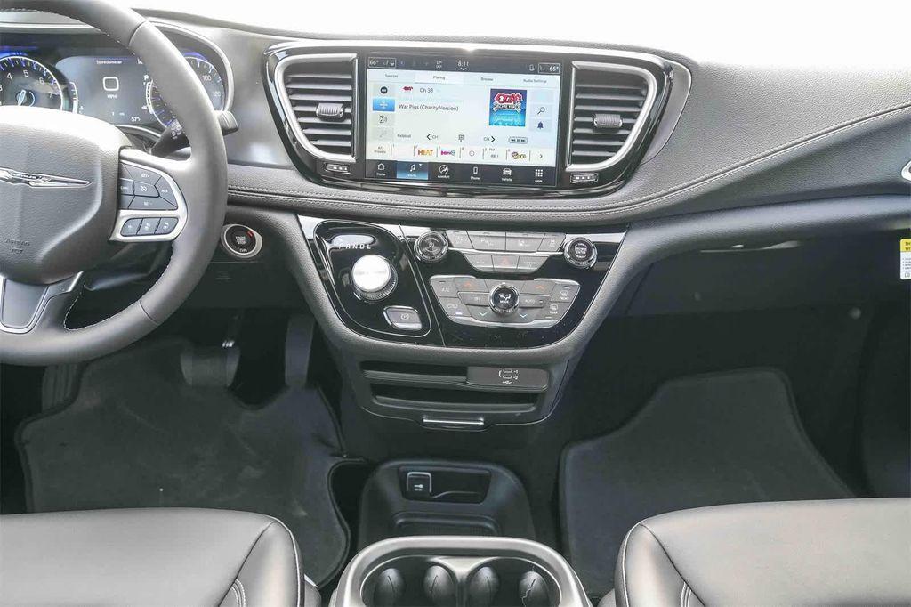 new 2026 Chrysler Pacifica car, priced at $39,234
