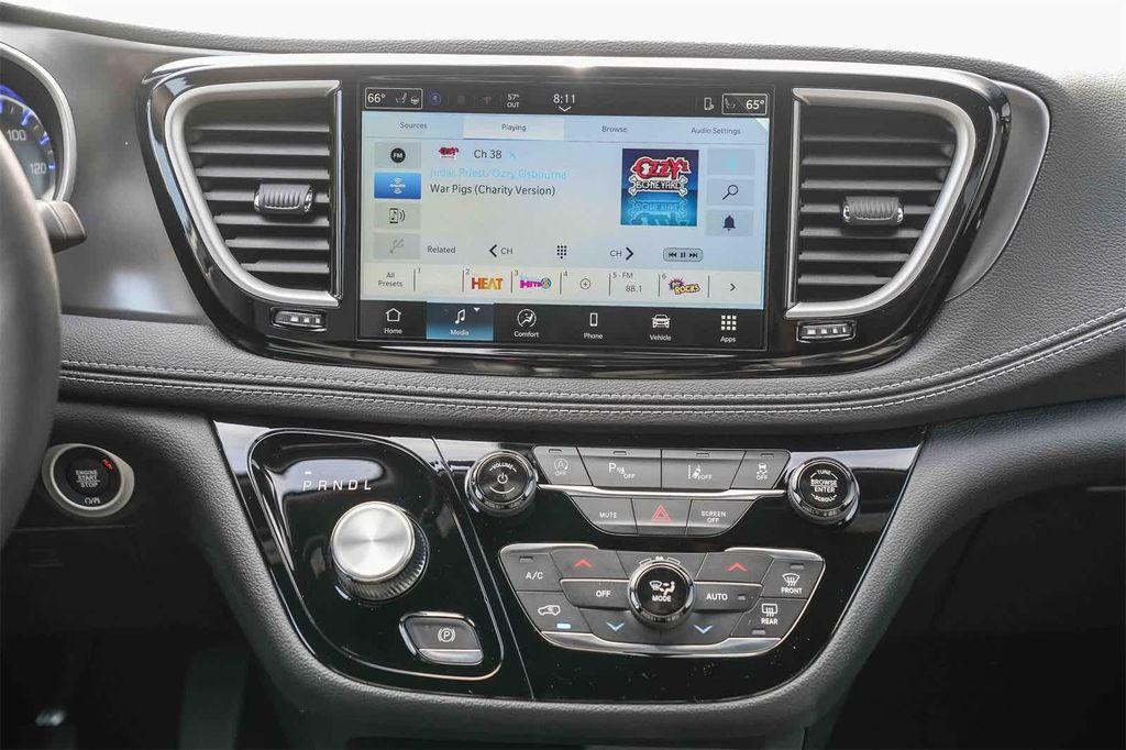 new 2026 Chrysler Pacifica car, priced at $39,234