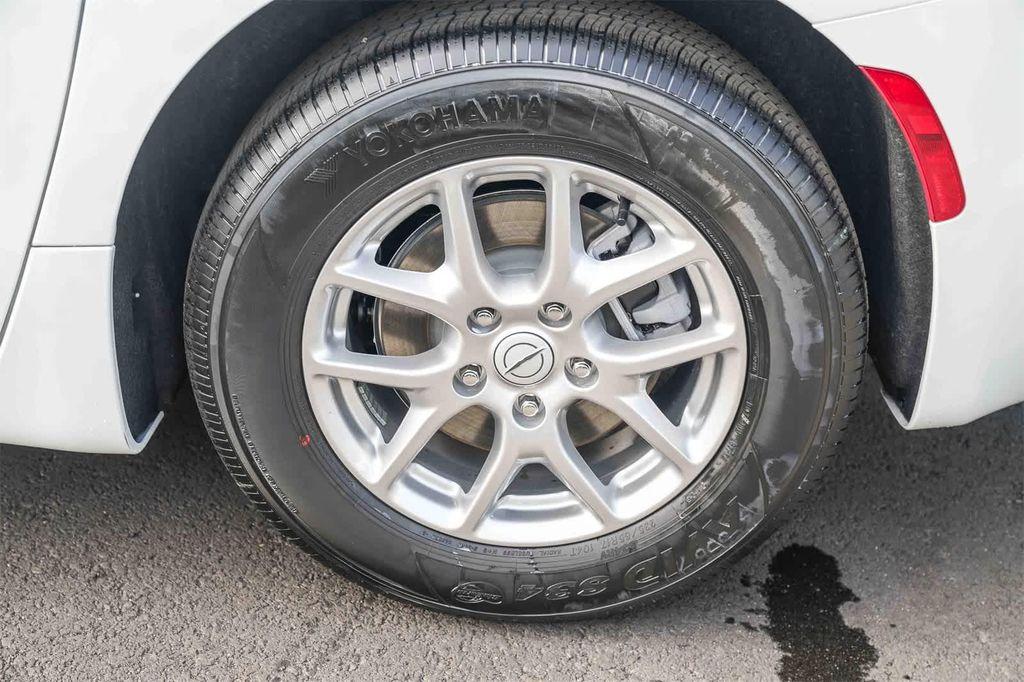 new 2026 Chrysler Pacifica car, priced at $39,234