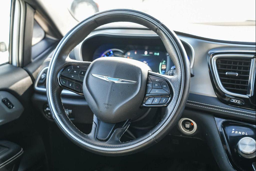 used 2020 Chrysler Pacifica Hybrid car, priced at $24,350