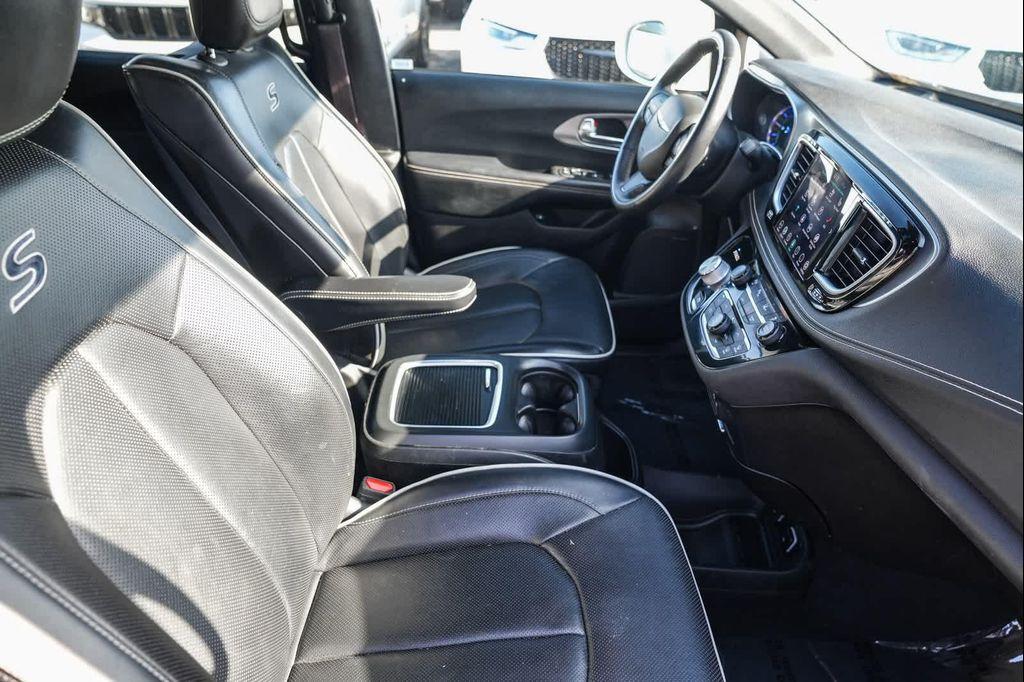 used 2020 Chrysler Pacifica Hybrid car, priced at $24,350
