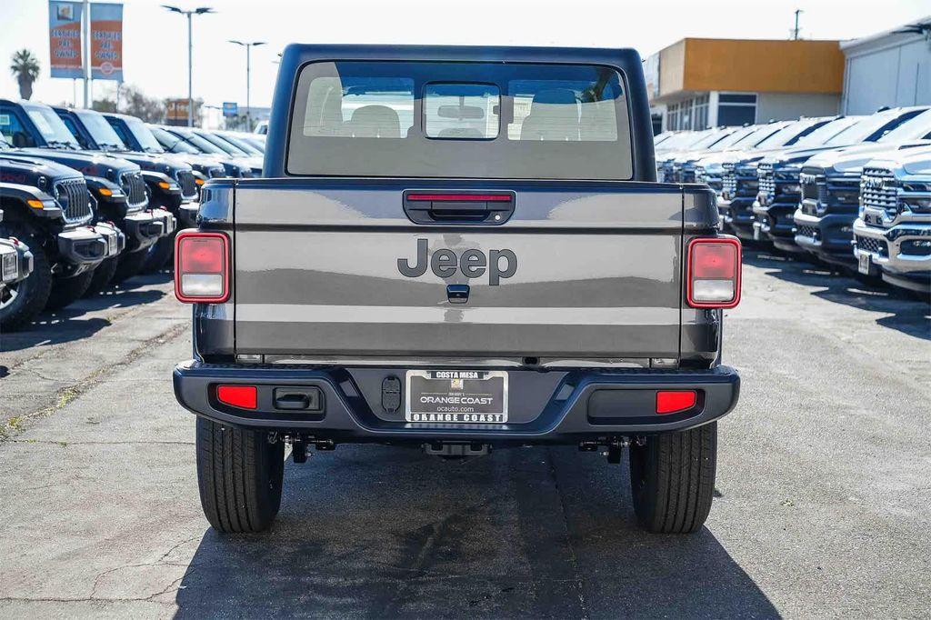 new 2026 Jeep Gladiator car, priced at $37,814