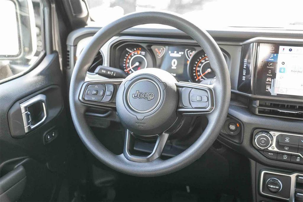 new 2026 Jeep Gladiator car, priced at $37,814