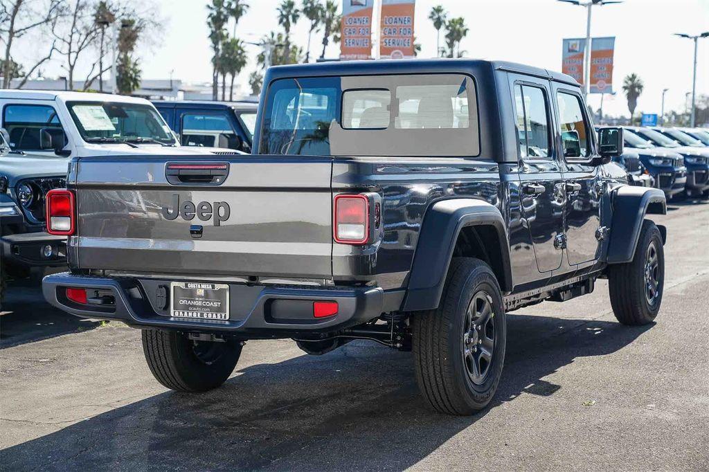 new 2026 Jeep Gladiator car, priced at $37,814