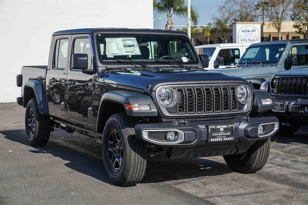 new 2026 Jeep Gladiator car, priced at $37,814