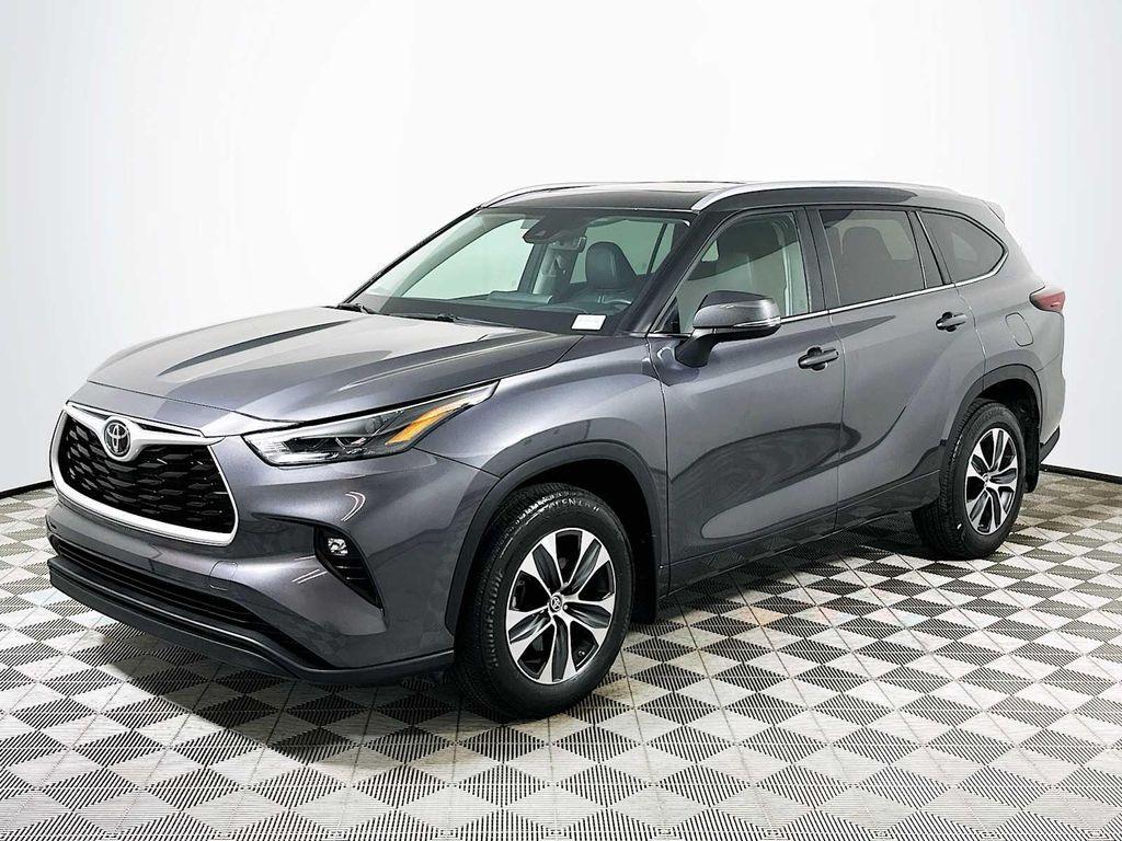 used 2024 Toyota Highlander car, priced at $38,700