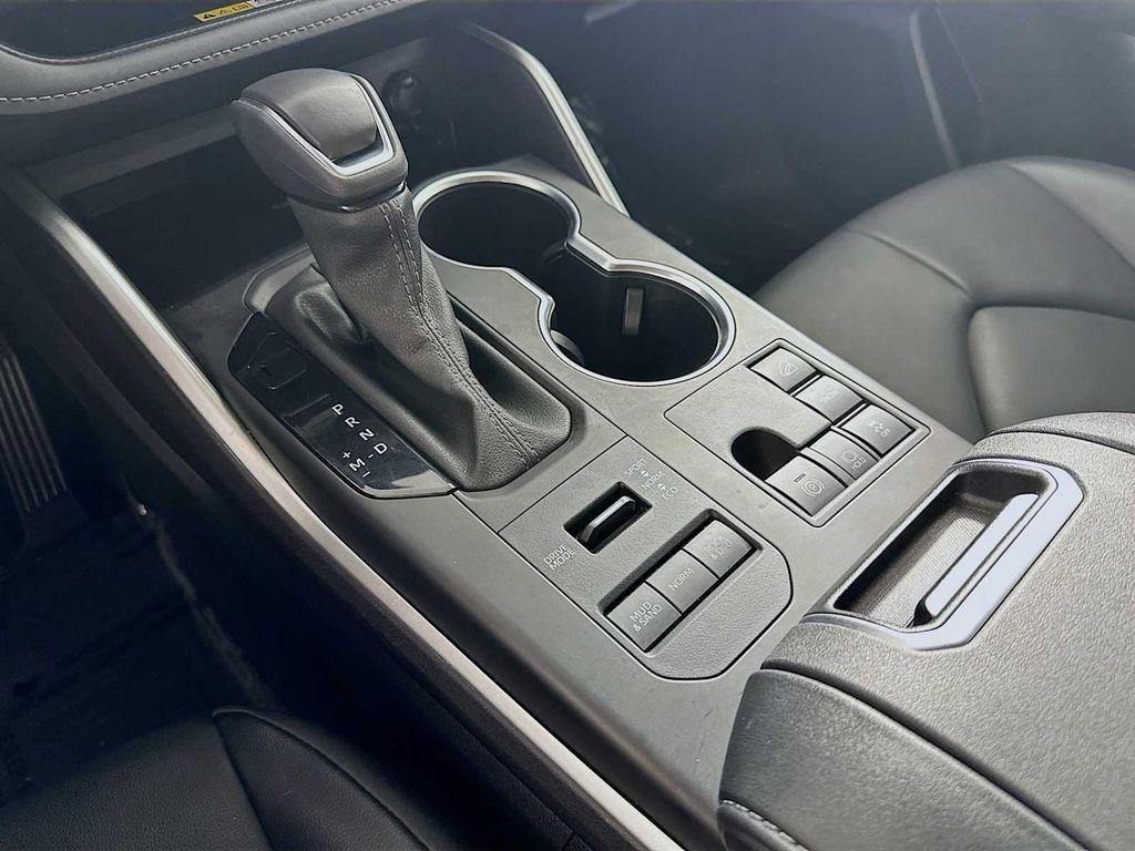 used 2024 Toyota Highlander car, priced at $38,700