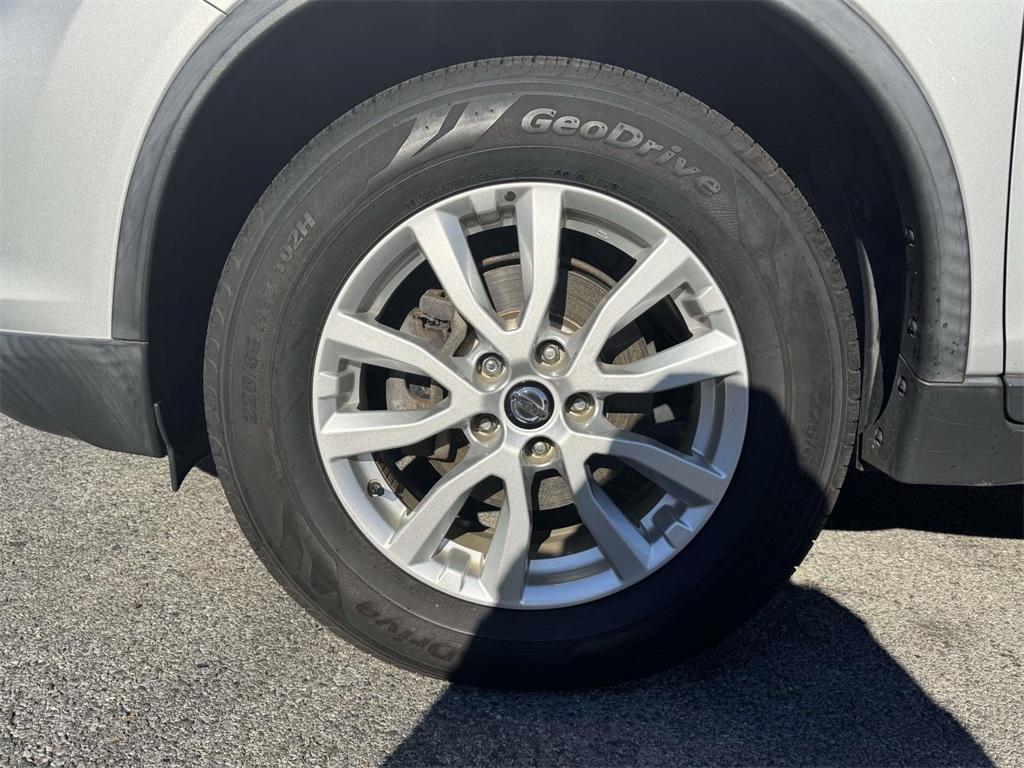 used 2020 Nissan Rogue car, priced at $13,220