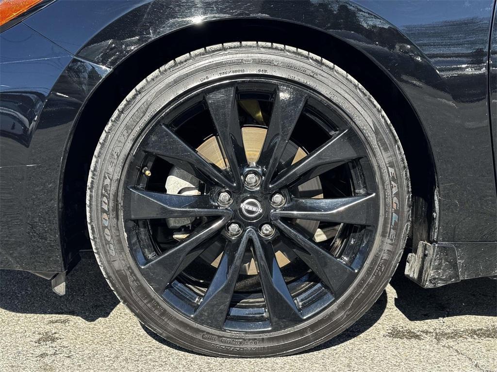 used 2023 Nissan Maxima car, priced at $26,289