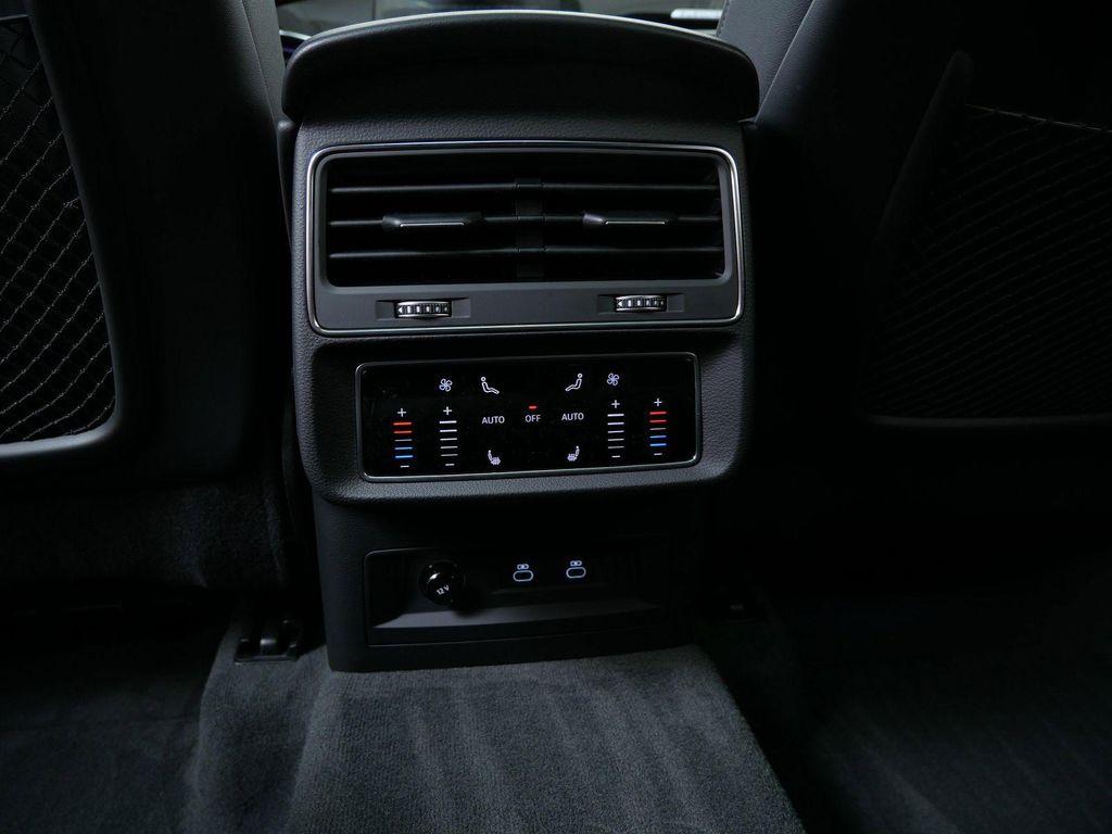 new 2026 Audi Q7 car, priced at $79,005