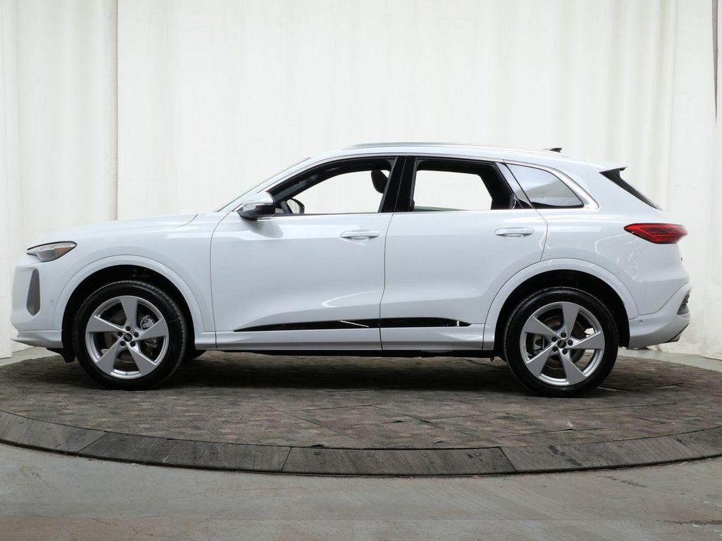new 2025 Audi Q5 car, priced at $58,900