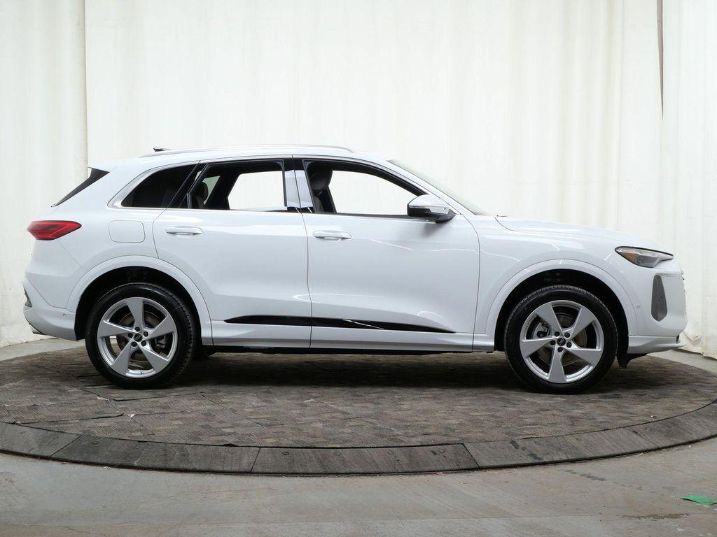 new 2025 Audi Q5 car, priced at $58,900