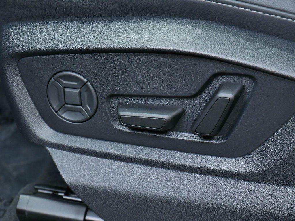 new 2026 Audi Q7 car, priced at $79,005