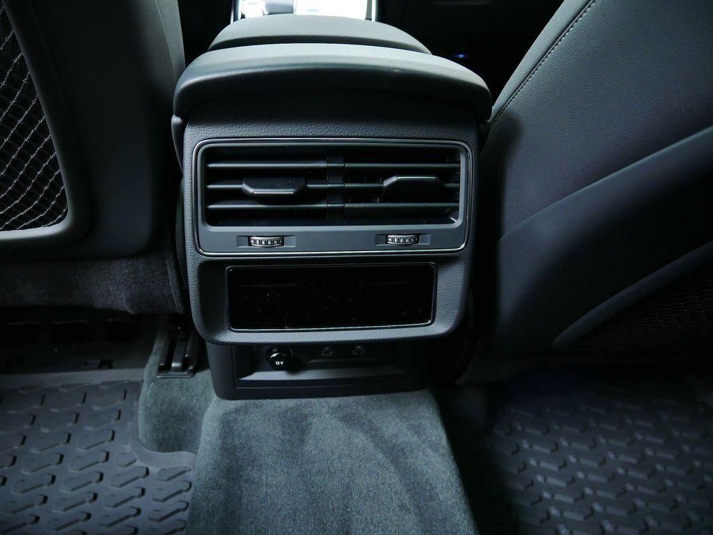 new 2026 Audi Q7 car, priced at $78,445