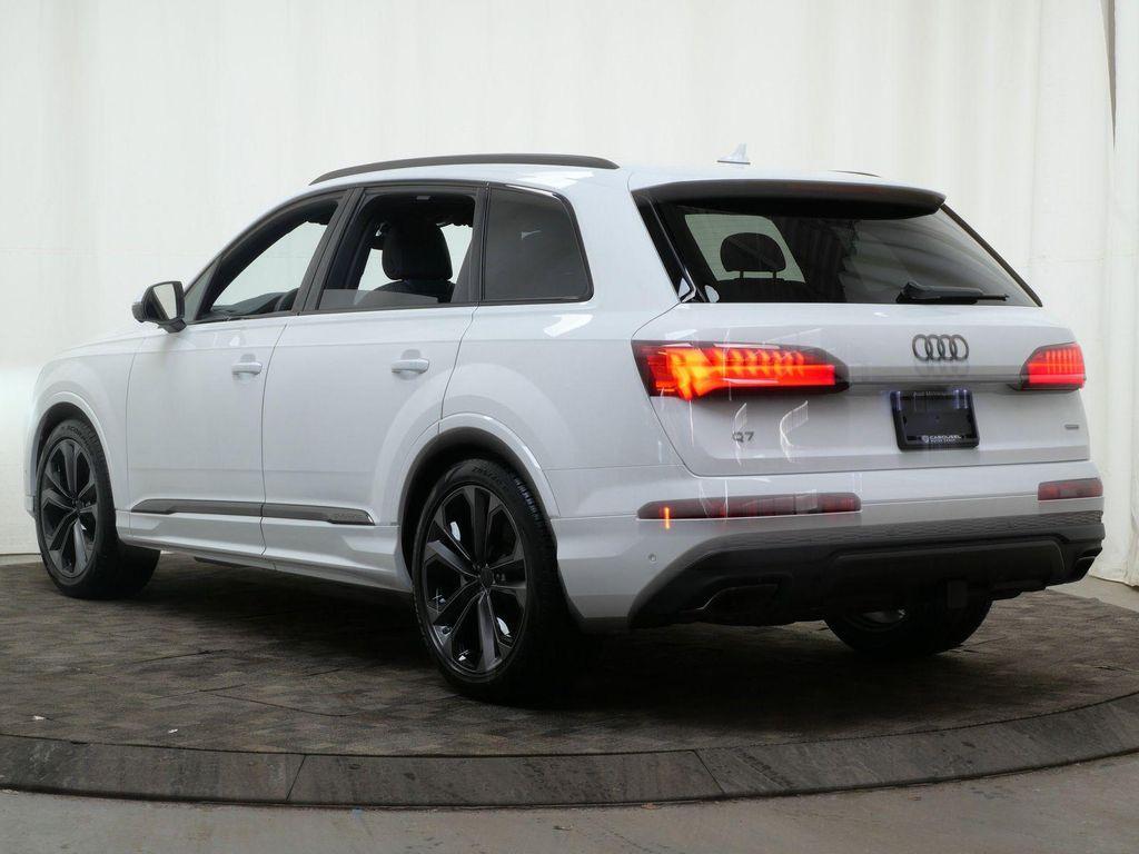 new 2026 Audi Q7 car, priced at $79,005