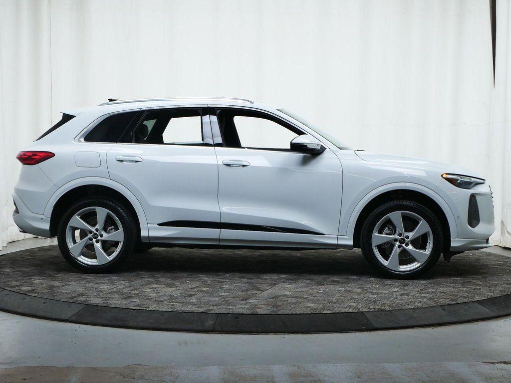 new 2025 Audi Q5 car, priced at $59,525