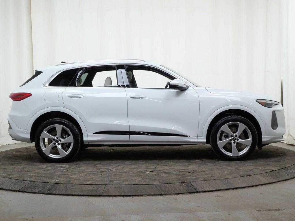 new 2025 Audi Q5 car, priced at $59,495