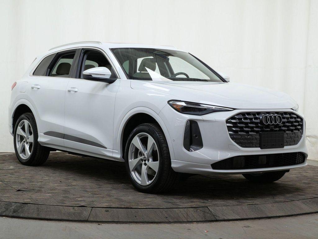 new 2025 Audi Q5 car, priced at $59,495
