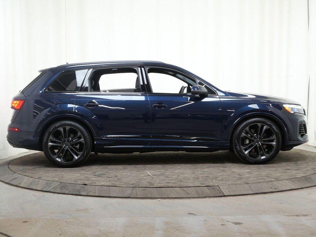 new 2026 Audi Q7 car, priced at $79,005