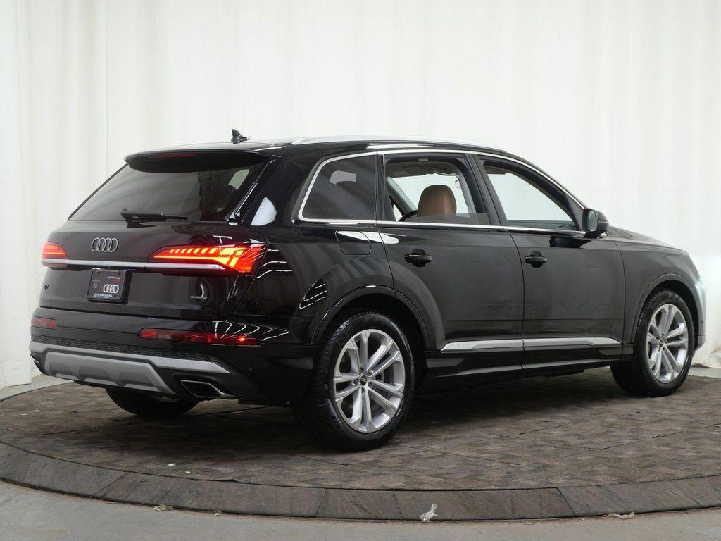 new 2026 Audi Q7 car, priced at $76,405
