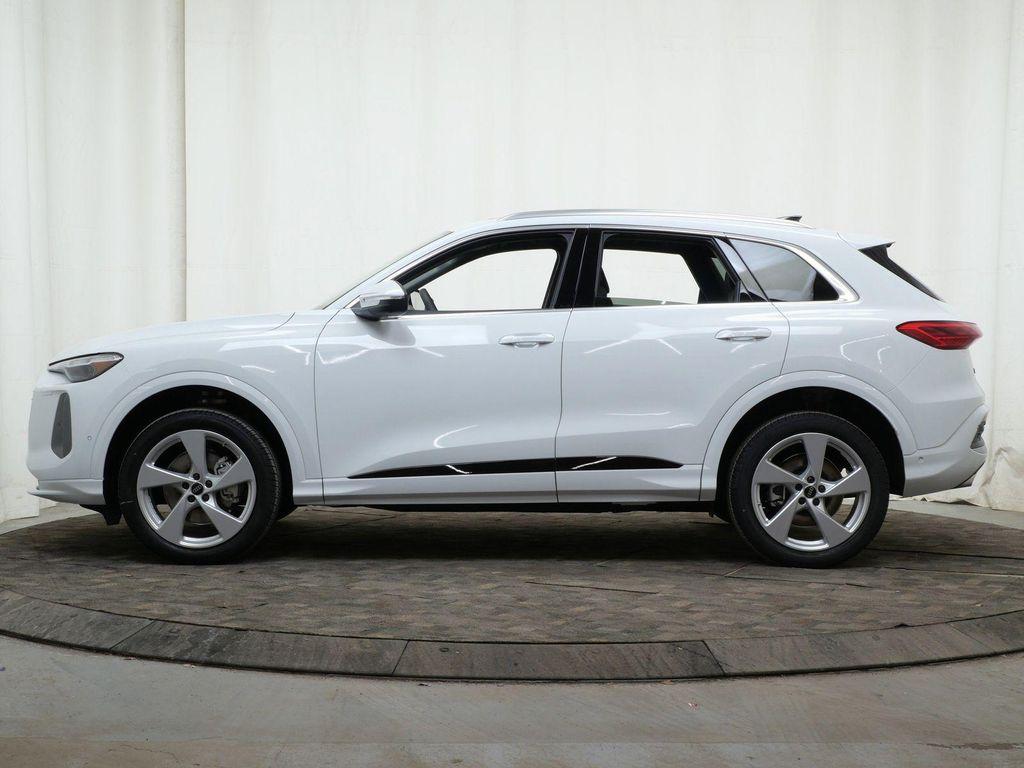 new 2025 Audi Q5 car, priced at $59,030