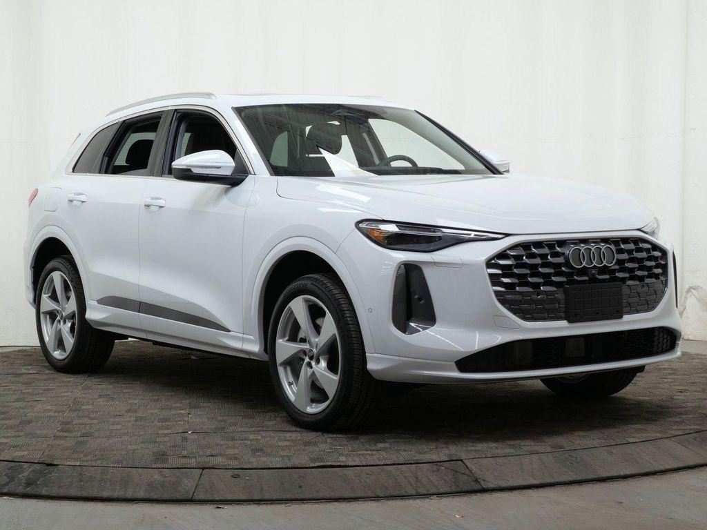 new 2025 Audi Q5 car, priced at $59,030