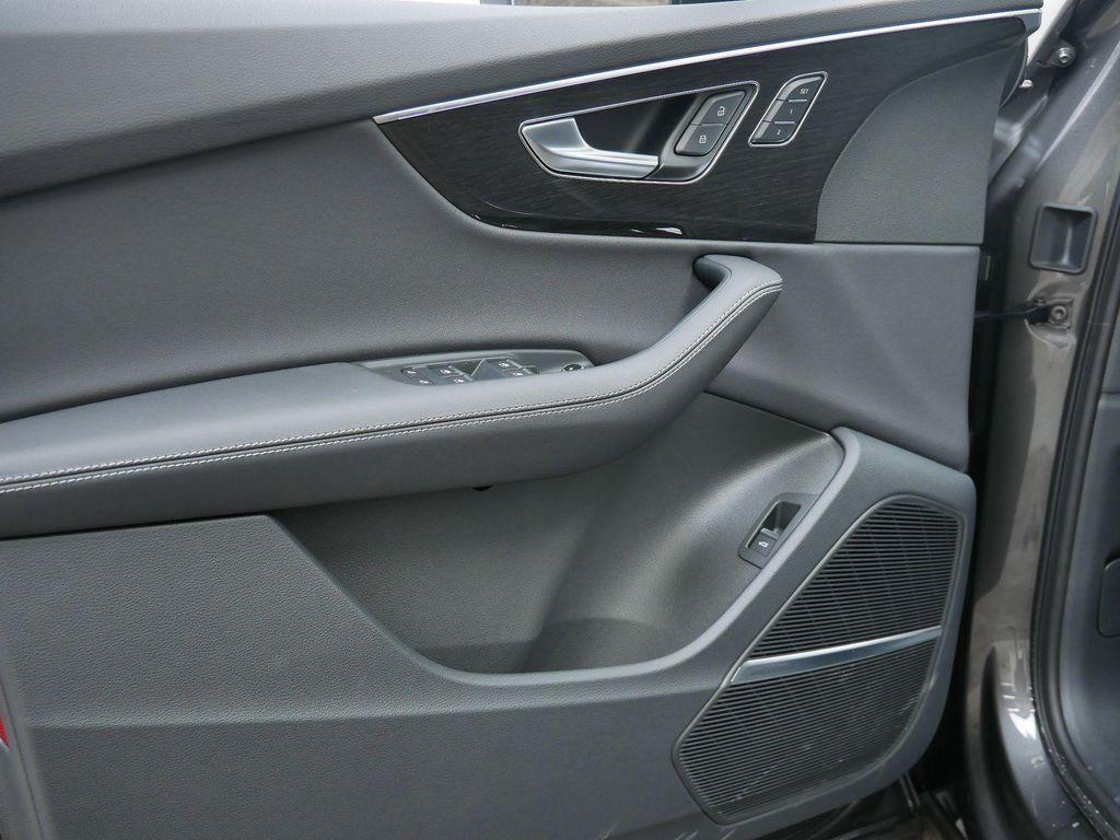 new 2026 Audi Q7 car, priced at $78,445