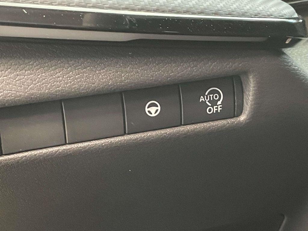 new 2025 Nissan Kicks car, priced at $28,775