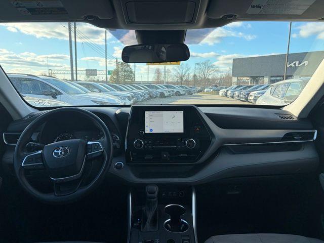 used 2023 Toyota Highlander car, priced at $32,290