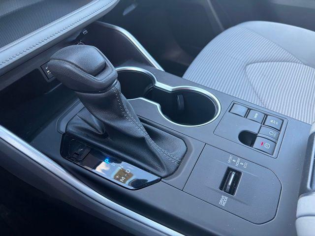 used 2023 Toyota Highlander car, priced at $32,290