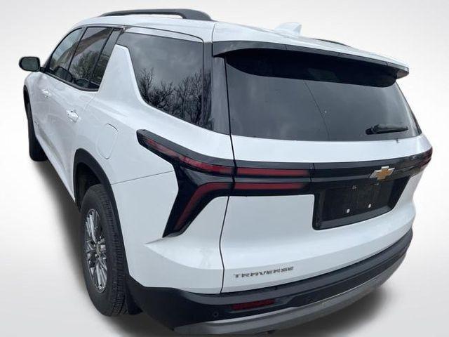 used 2025 Chevrolet Traverse car, priced at $38,543