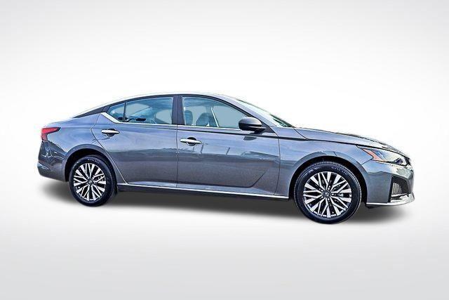 used 2025 Nissan Altima car, priced at $22,120