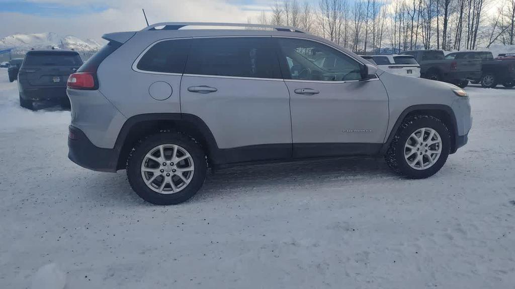 used 2018 Jeep Cherokee car, priced at $17,890