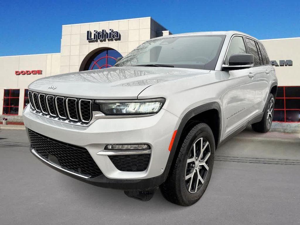 new 2025 Jeep Grand Cherokee car, priced at $46,994