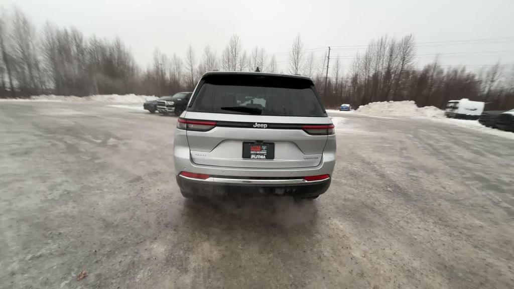new 2025 Jeep Grand Cherokee car, priced at $46,994