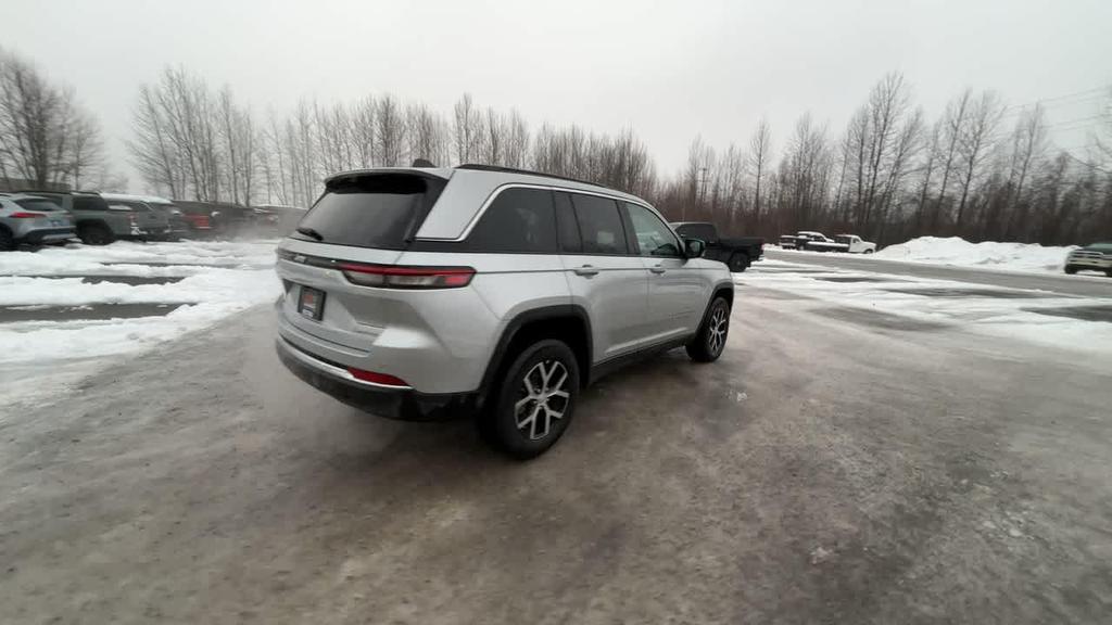 new 2025 Jeep Grand Cherokee car, priced at $46,994