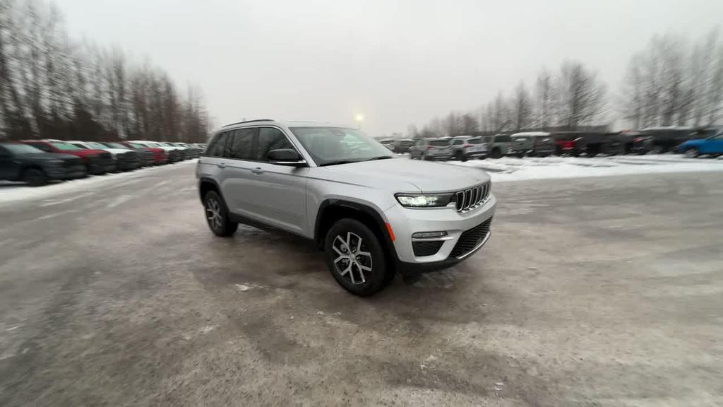 new 2025 Jeep Grand Cherokee car, priced at $46,994