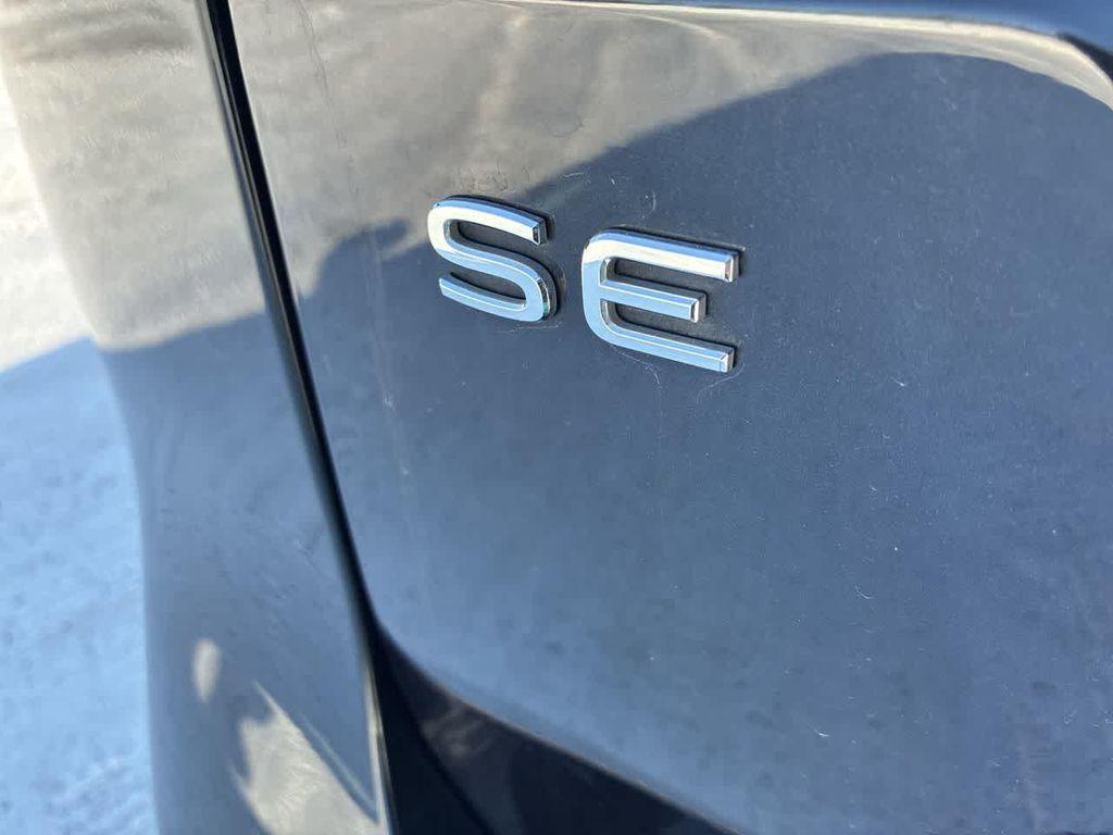 used 2025 Volkswagen Atlas car, priced at $34,500