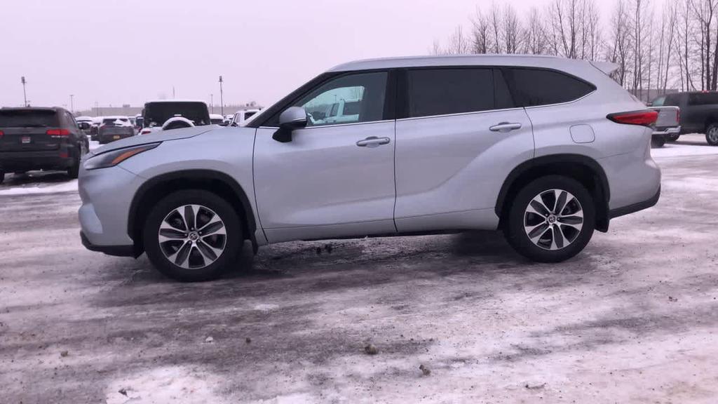 used 2023 Toyota Highlander car, priced at $36,250