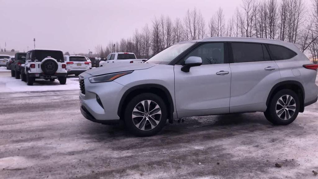 used 2023 Toyota Highlander car, priced at $36,250