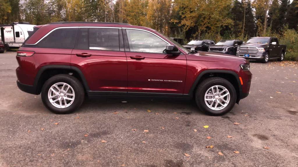 new 2025 Jeep Grand Cherokee car, priced at $37,735
