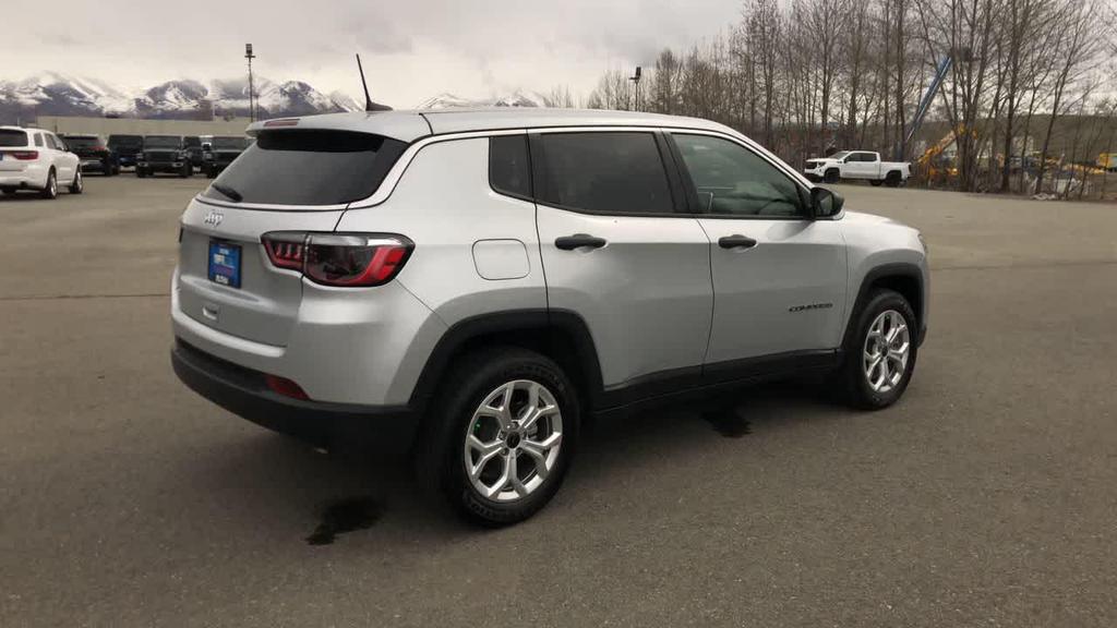 new 2025 Jeep Compass car, priced at $27,890