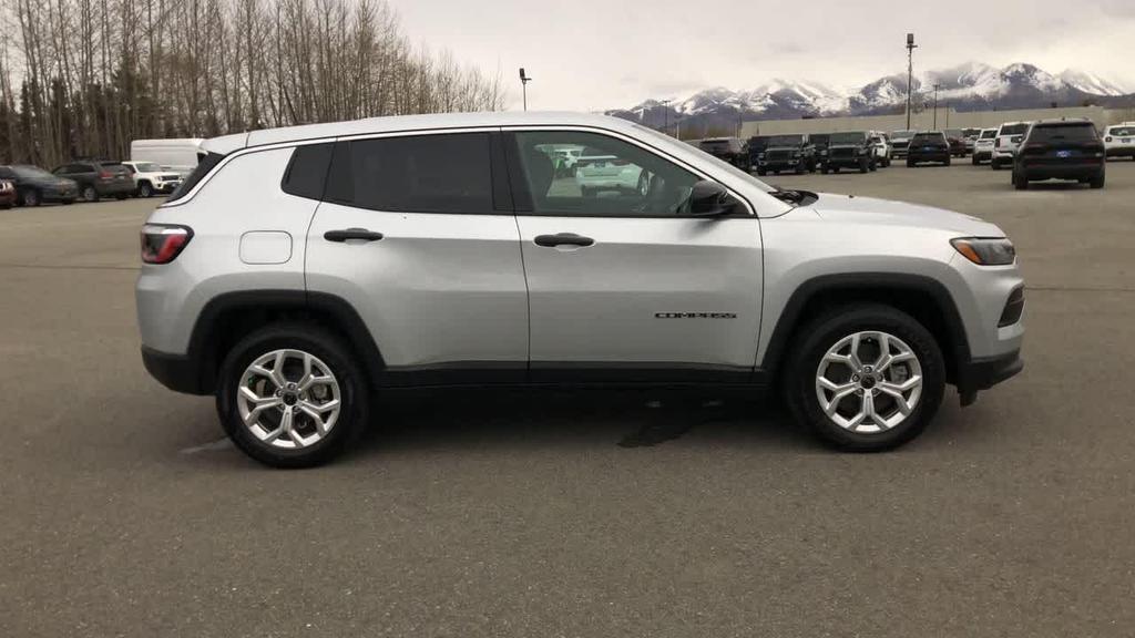new 2025 Jeep Compass car, priced at $27,890