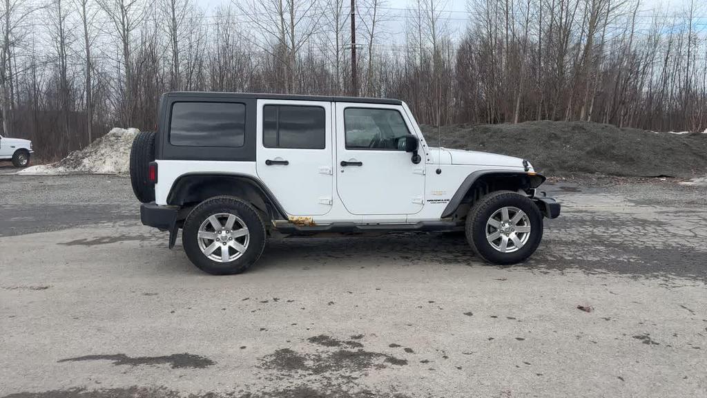 used 2015 Jeep Wrangler Unlimited car, priced at $17,500