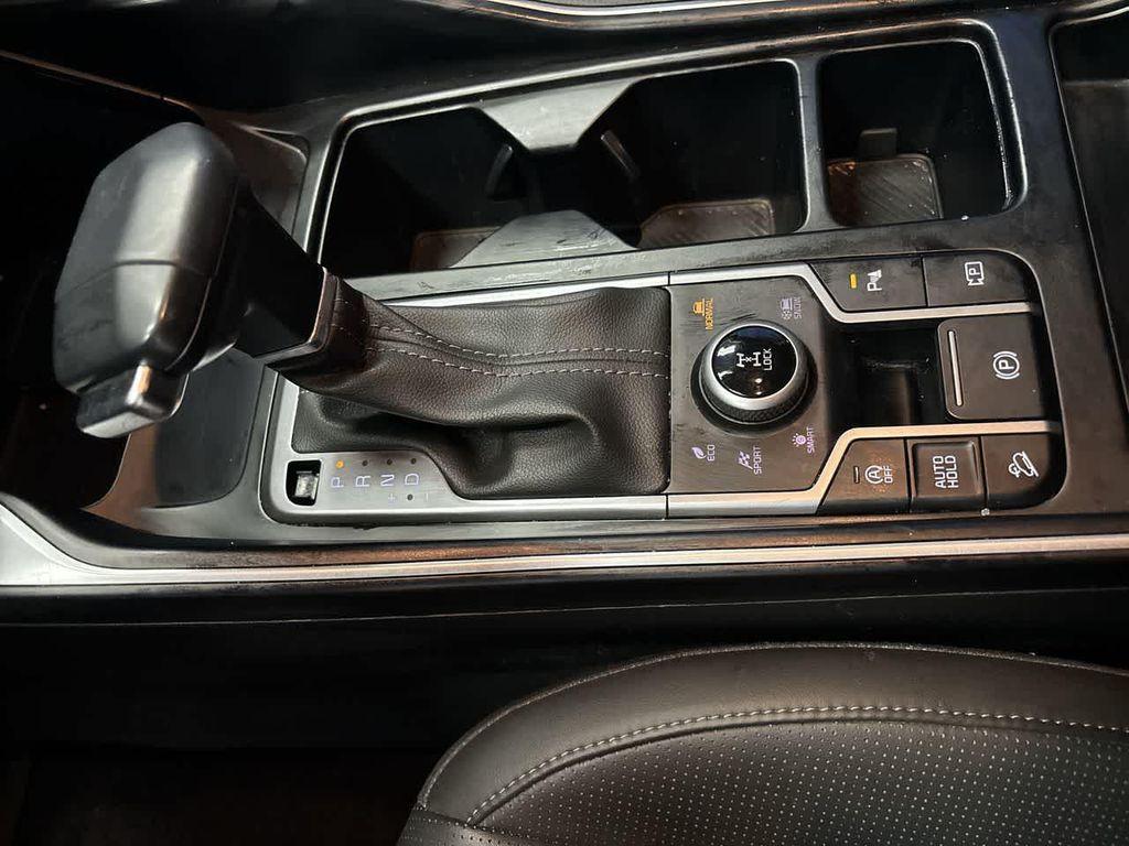 used 2024 Kia Sorento car, priced at $26,975