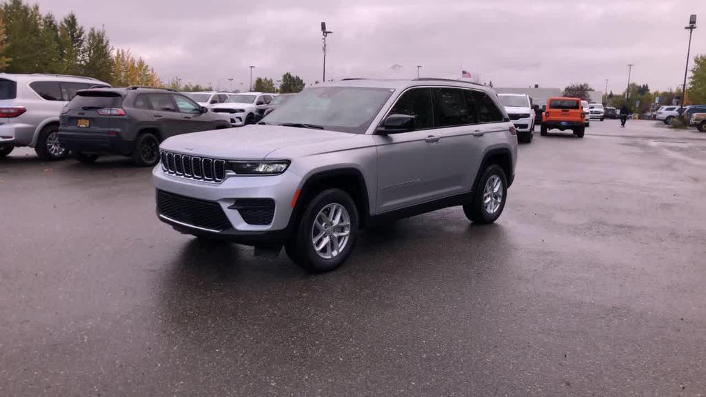 new 2025 Jeep Grand Cherokee car, priced at $38,935