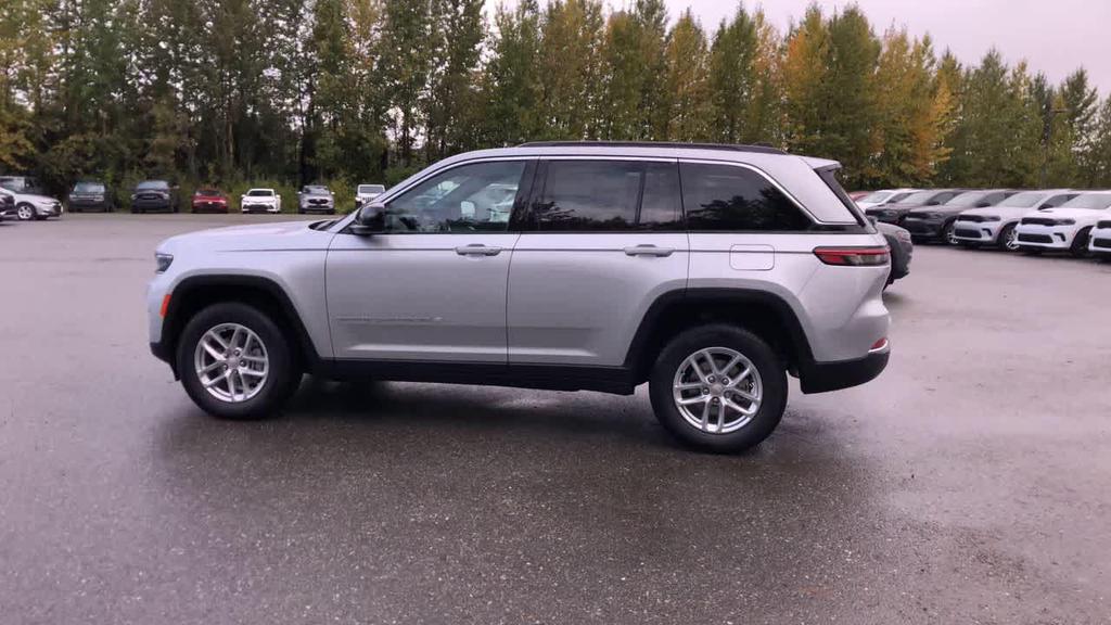 new 2025 Jeep Grand Cherokee car, priced at $38,935