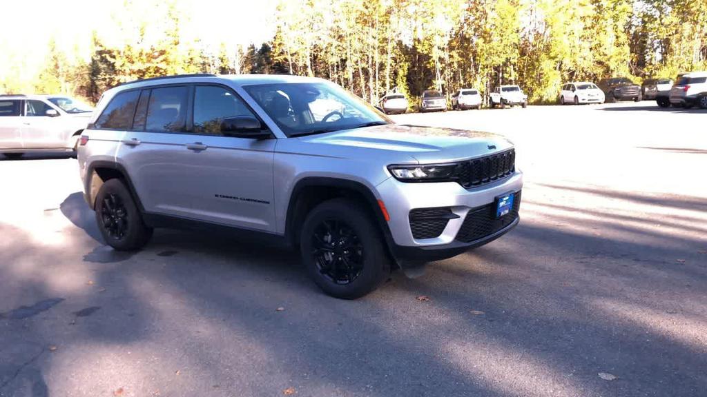 used 2024 Jeep Grand Cherokee car, priced at $30,459